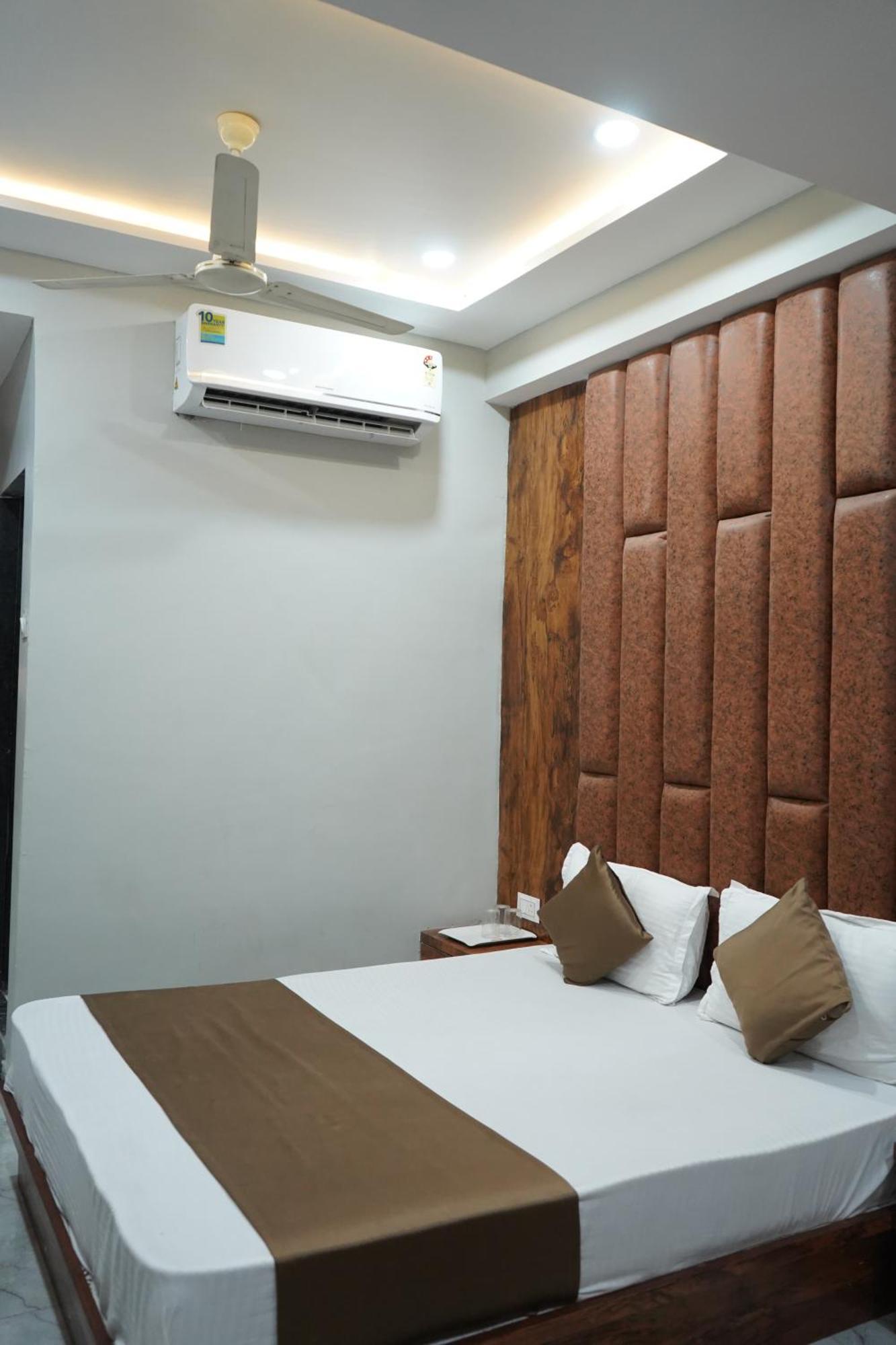Hotel Pr Villa Gandhinagar Exterior foto