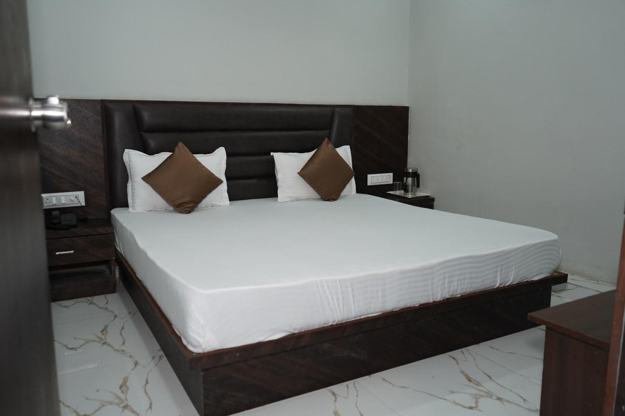 Hotel Pr Villa Gandhinagar Exterior foto