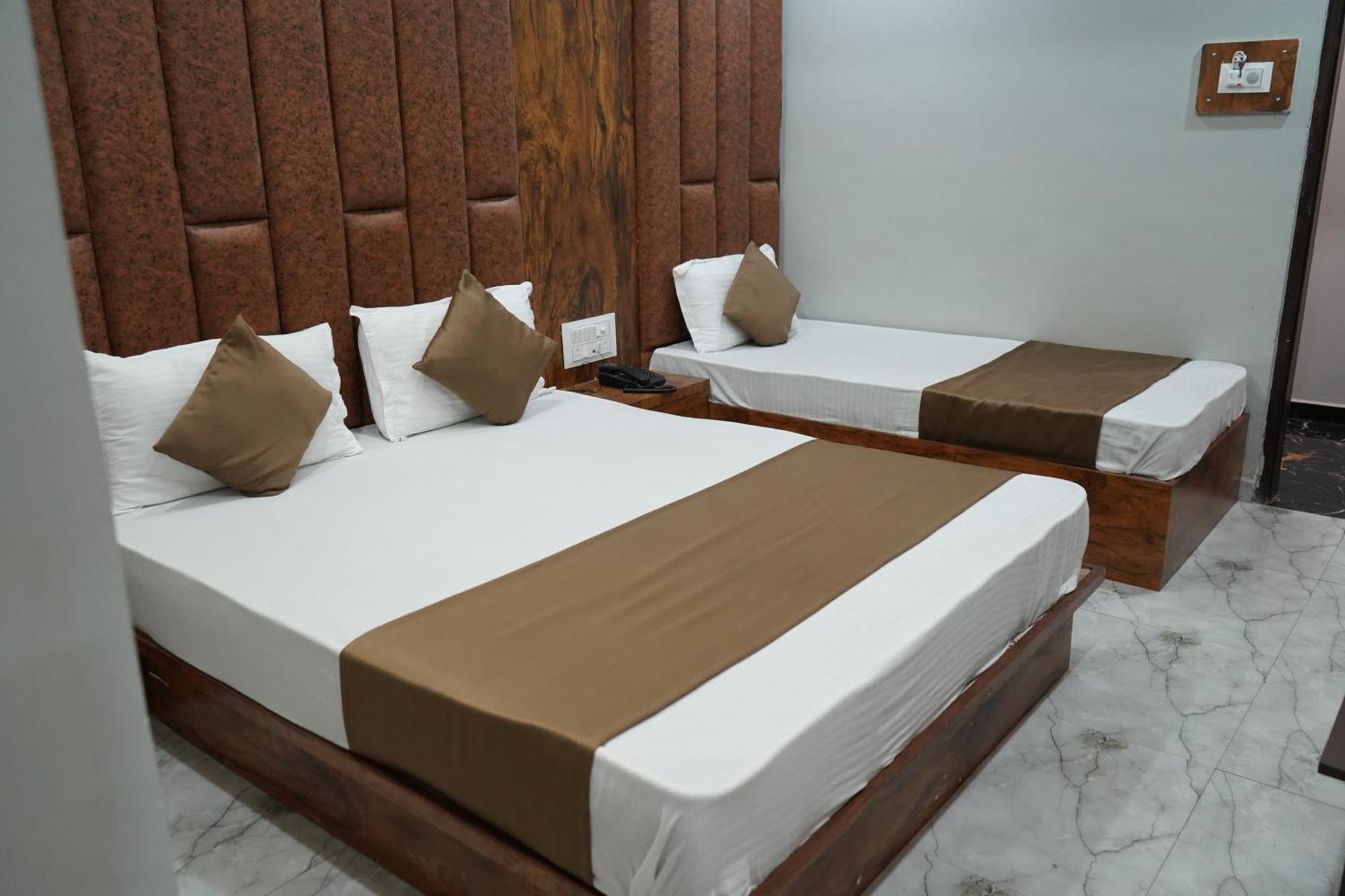 Hotel Pr Villa Gandhinagar Exterior foto